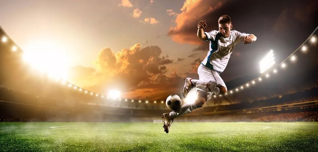 阿尔卡拉斯为了表演赛也是拼了，不过这种e人性格观众是肯定愿意买票的